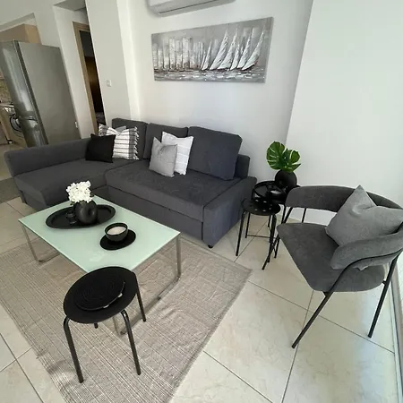 Novel Apartamento